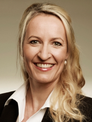 Dr.  Nadine Bienefeld-Seall